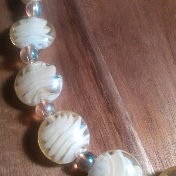 Champagne Color Murano Glass Beaded Silvertone Brass Necklace (20 to 22 Inch) - Picture 6 of 15